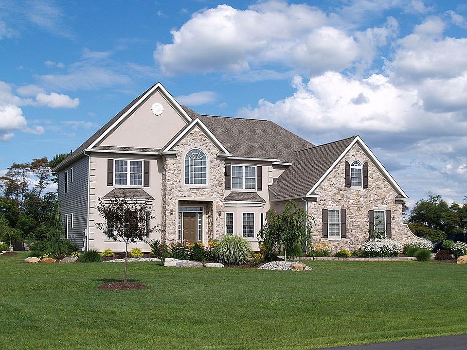 2nd image of 129 Chase Hollow Dr