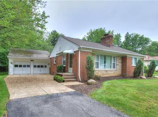 2170 Mapleview Dr, Seven Hills, OH 44131