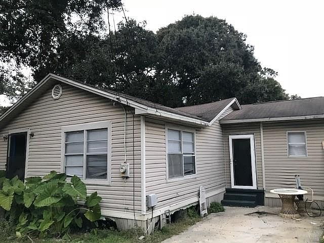 1st image of 692 Alfonso St