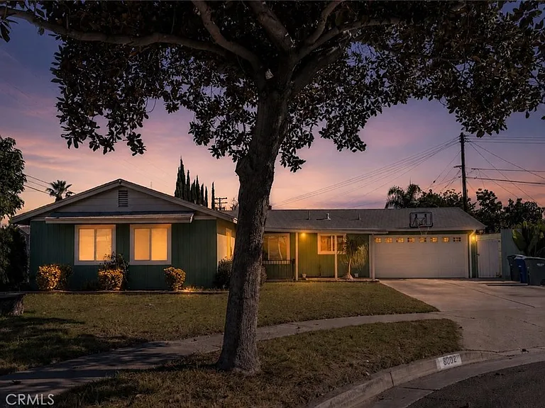 8002 San Luis Cir — Photo 2