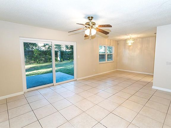 3rd image of 7521 Laurel Springs Dr