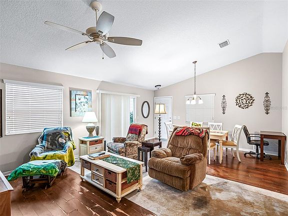 5th image of 2029 FAIRVIEW LANE