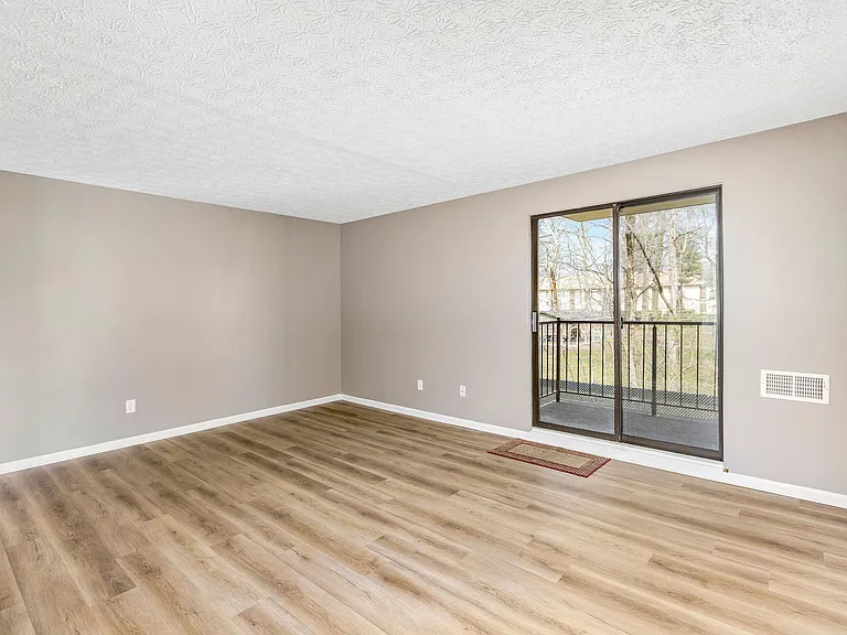 4117 Karl Rd #208 — Photo 2