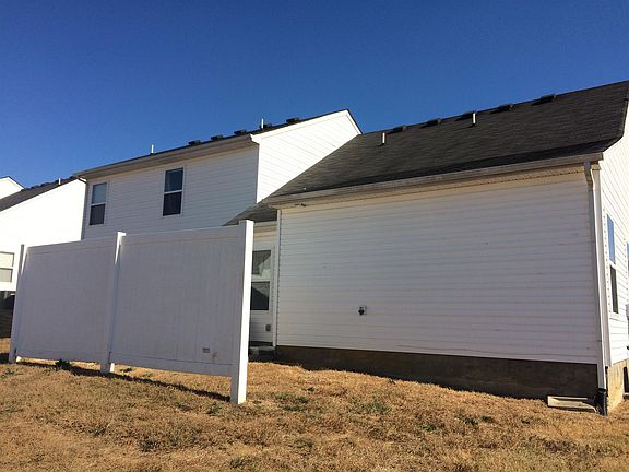 3rd image of 805 Chilhowee Ct