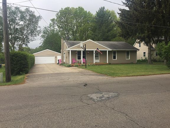 2nd image of 1718 S Shore Dr