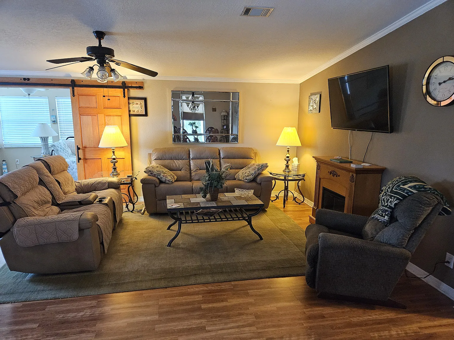 1226 Zapata Pl — Photo 2