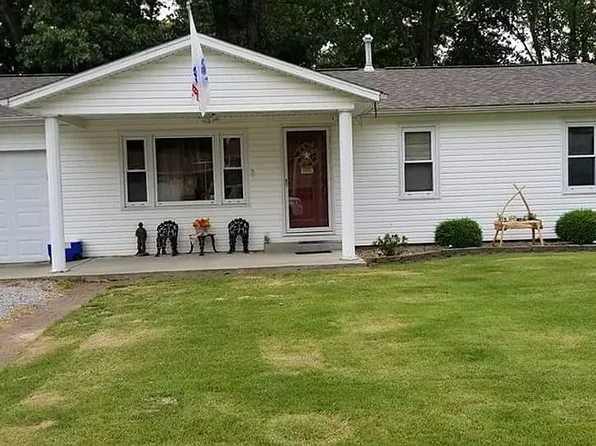 108 Adams Dr, Chester, IL 62233