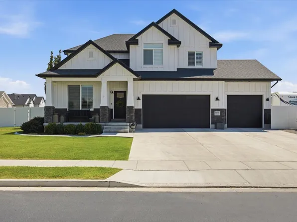 348 E Coventry Way #305, Tooele, UT 84074
