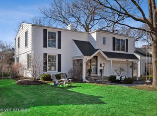 1114 Briarwood Ln, Northbrook, IL