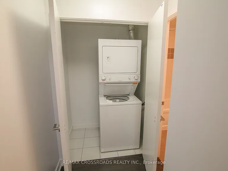 33 Bay St #3205 — Photo 7
