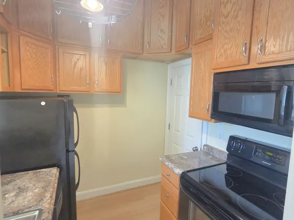 5215 Center St Unit 108, Williamsburg, VA 23188