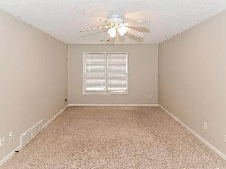 8895 Linell Cv — Photo 10
