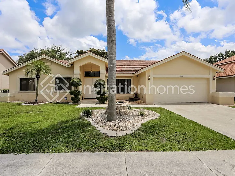 3932 NW 55th St — Photo 1