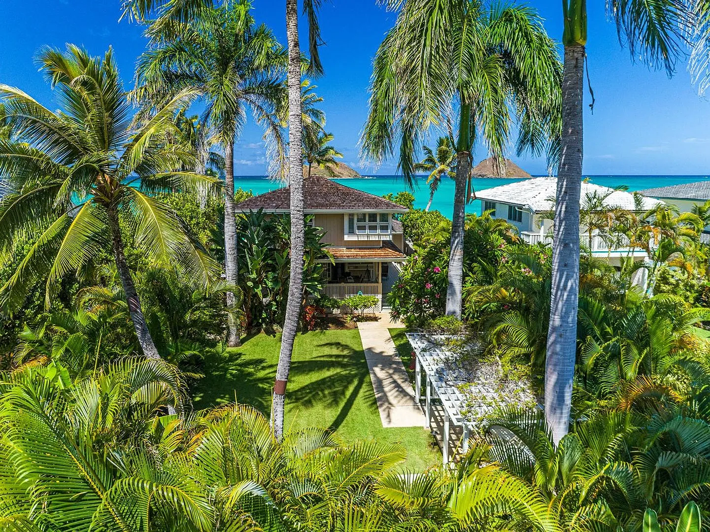Secluded Beach w/Breathtaking Views and Crystal Clear Waters, Lanikai Seashore! — Photo 2
