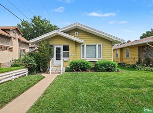 3212 Oak St, Omaha, NE 68105
