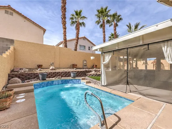 1005 Rainbow Meadows Dr, Las Vegas, NV 89128