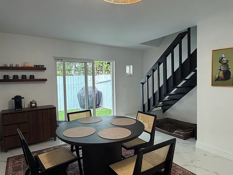 3607 SW 17th St — Photo 8