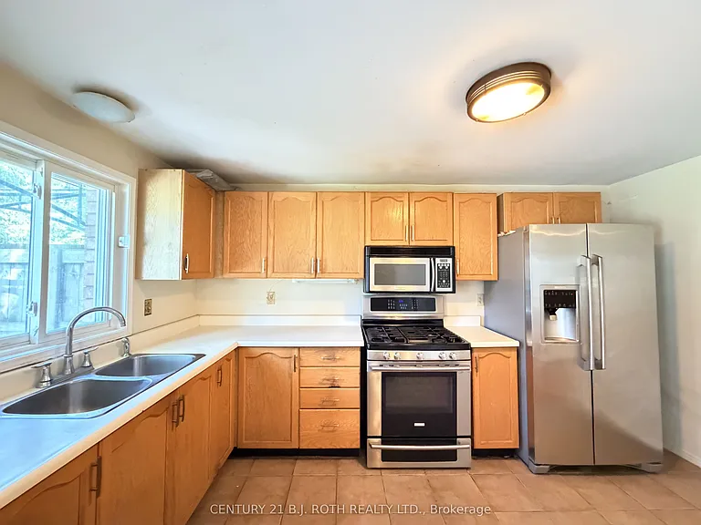 29 Irwin Dr #UPPER — Photo 6