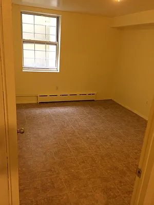 Rented by Grand & Co. | media 10