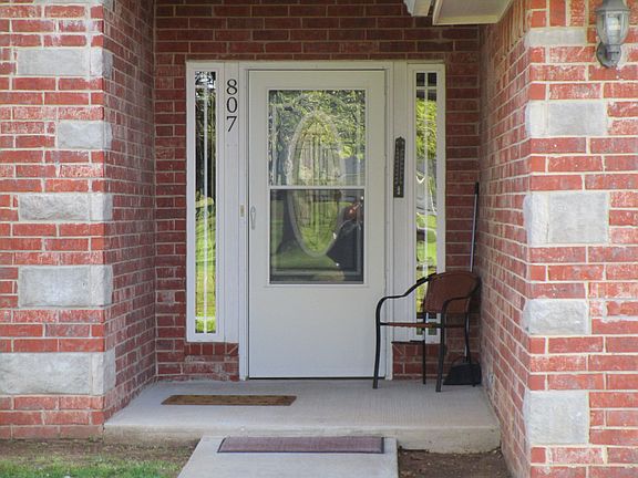 2nd image of 807 W Highland