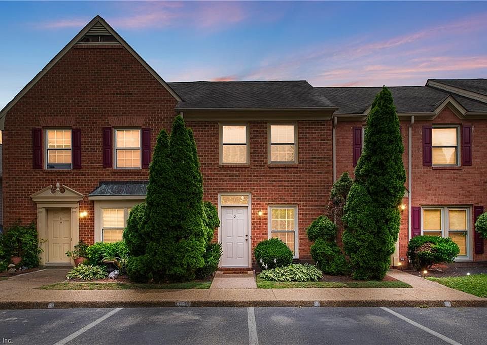 1st image of 924 Lucas Creek Rd APT 2