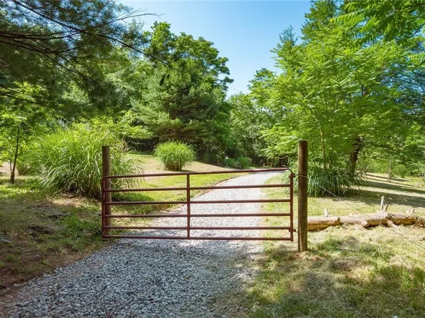 6495 Butcher Knife Rd NE, Somerset, OH 43783