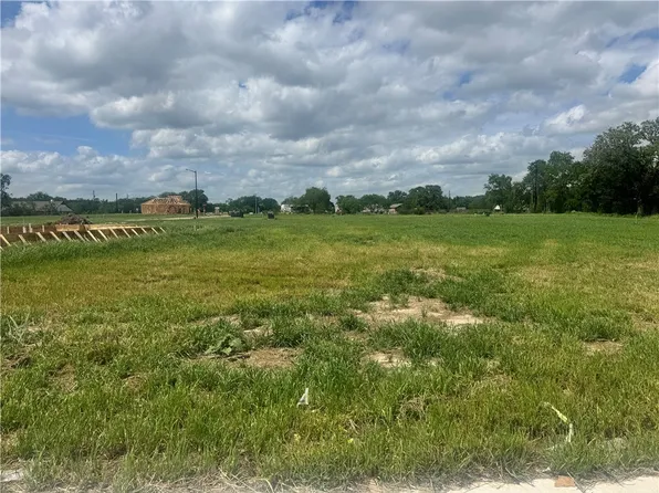 1920 McArthur Ave, Bryan, TX 77803