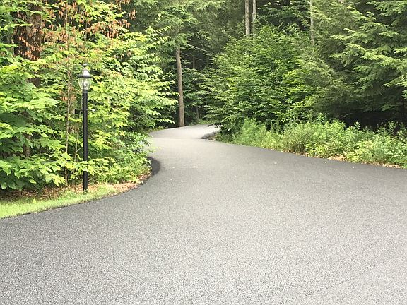 Newly paved 600' driveway