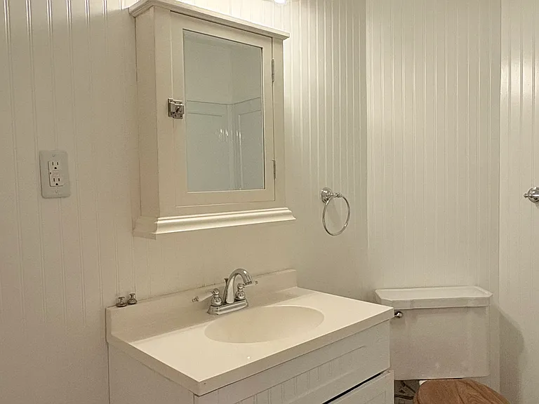 140 Highland Ave — Photo 17