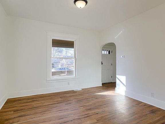 4th image of 2558 Camden Ave