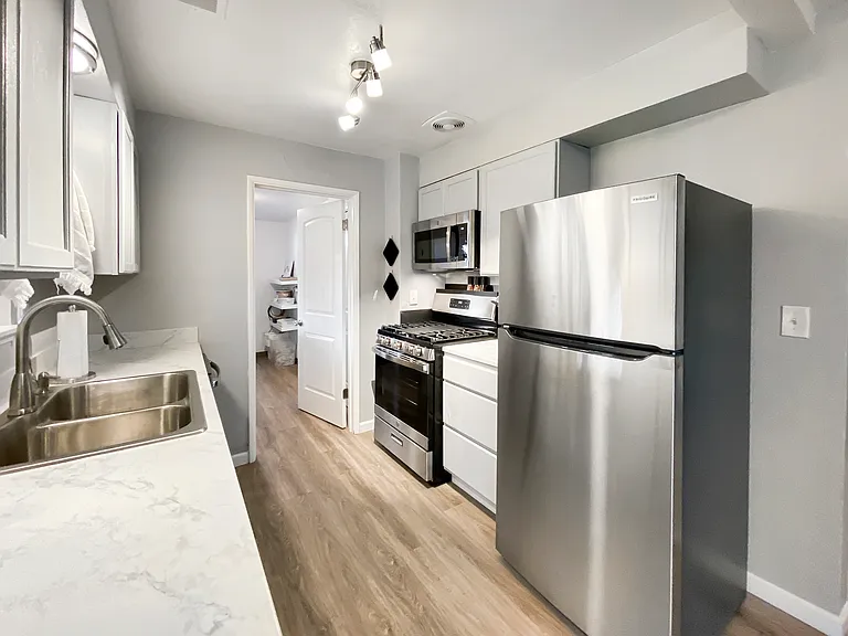 1302 Ross Ln N — Photo 17