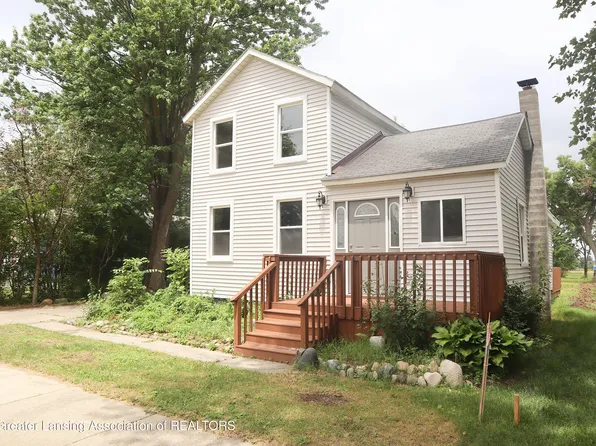 606 W Gibbs St, Saint Johns, MI 48879