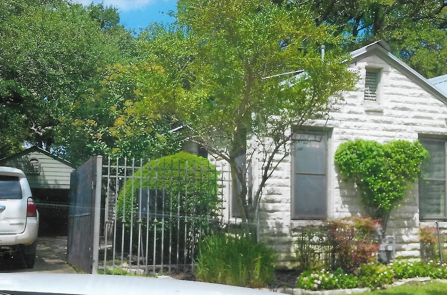 4 bed, 2000 sqft, $6,600 — Photo 2