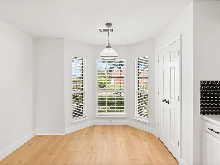 2809 Mitchell Ln — Photo 15