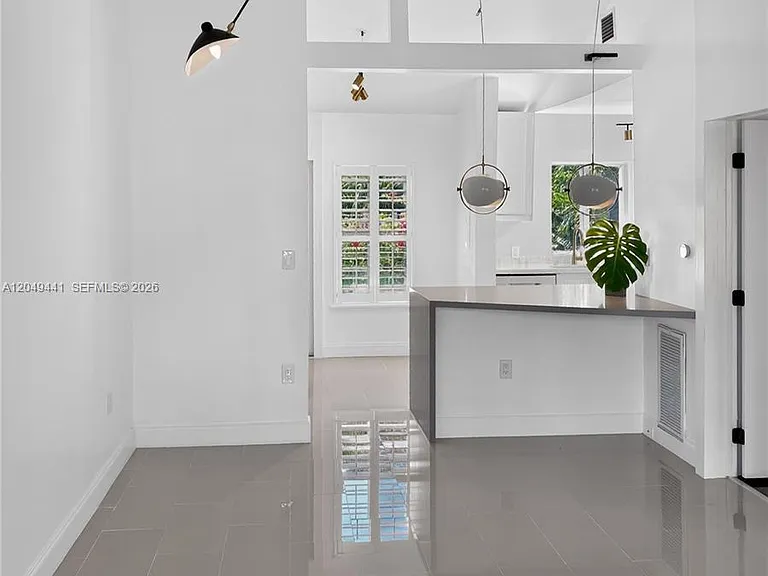 525 NE 63rd St #4 — Photo 5