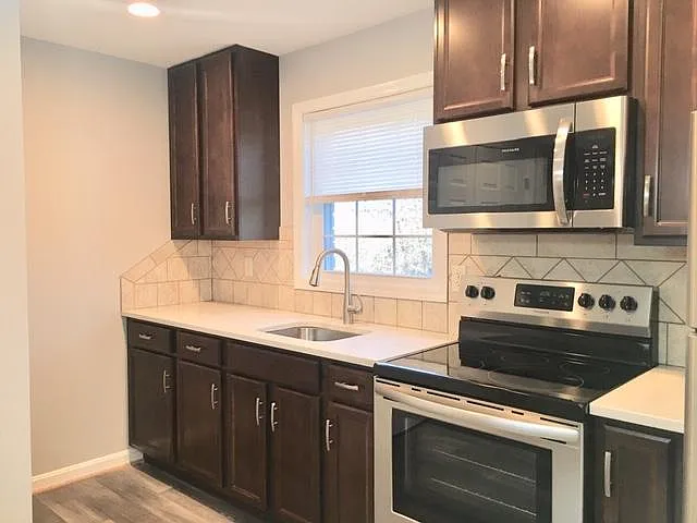 322 Pendleton Dr — Photo 4