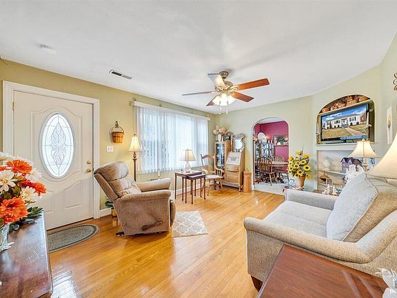 4th image of 2504 Ravenwood Ave NW