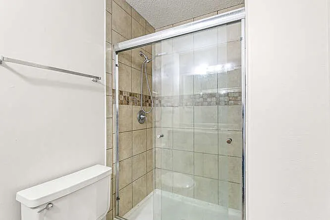 2380 E Geddes Ave #B — Photo 16