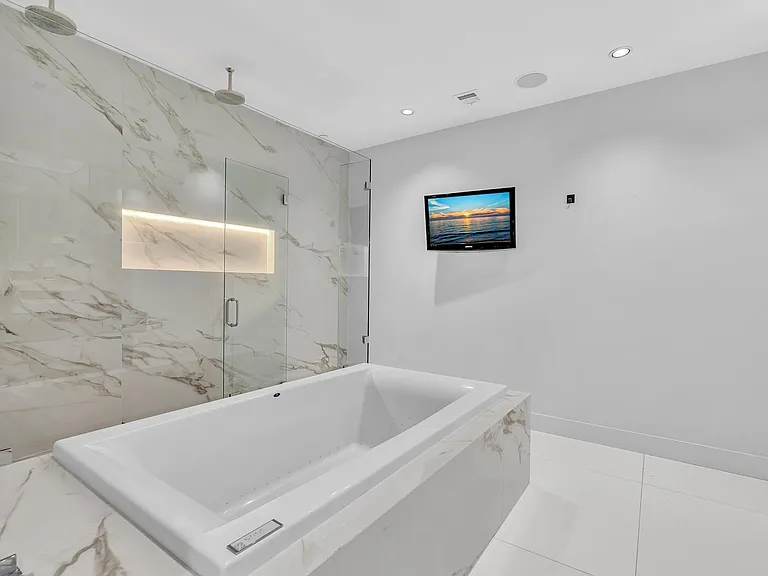 17121 Collins Ave #4403 — Photo 19