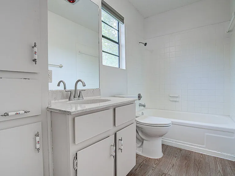 1909 Scofield Ln — Photo 14