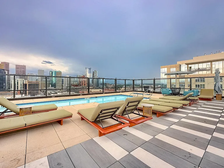 1752 Wewatta St #1121 — Photo 30