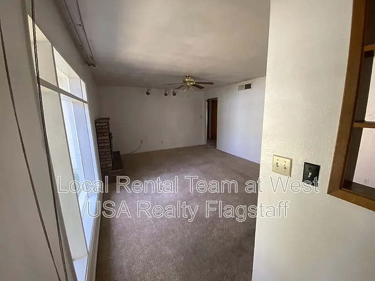 2830 N Schevene Blvd — Photo 2