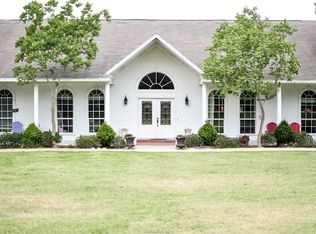 405 E Burnett St, Calvert, TX 77837