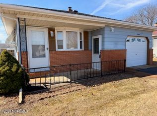 19 Tivoli St, Toms River, NJ
