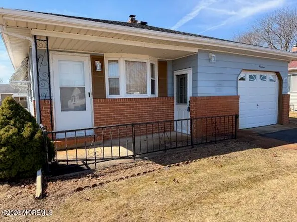 19 Tivoli St, Toms River, NJ 08757