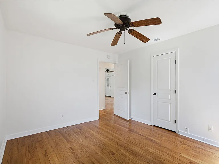 3884 Van Ness Ln — Photo 21