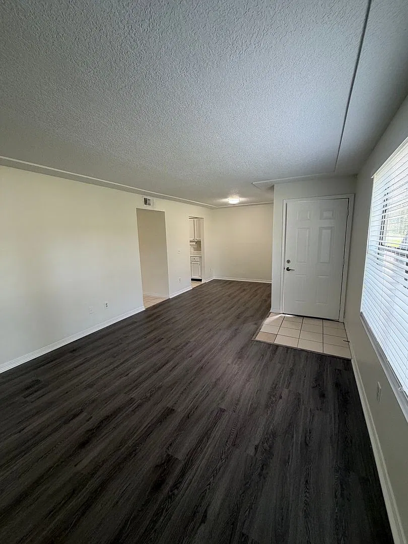 Newly renovated 2Bed/1.5 bath in Orange Park — Photo 2