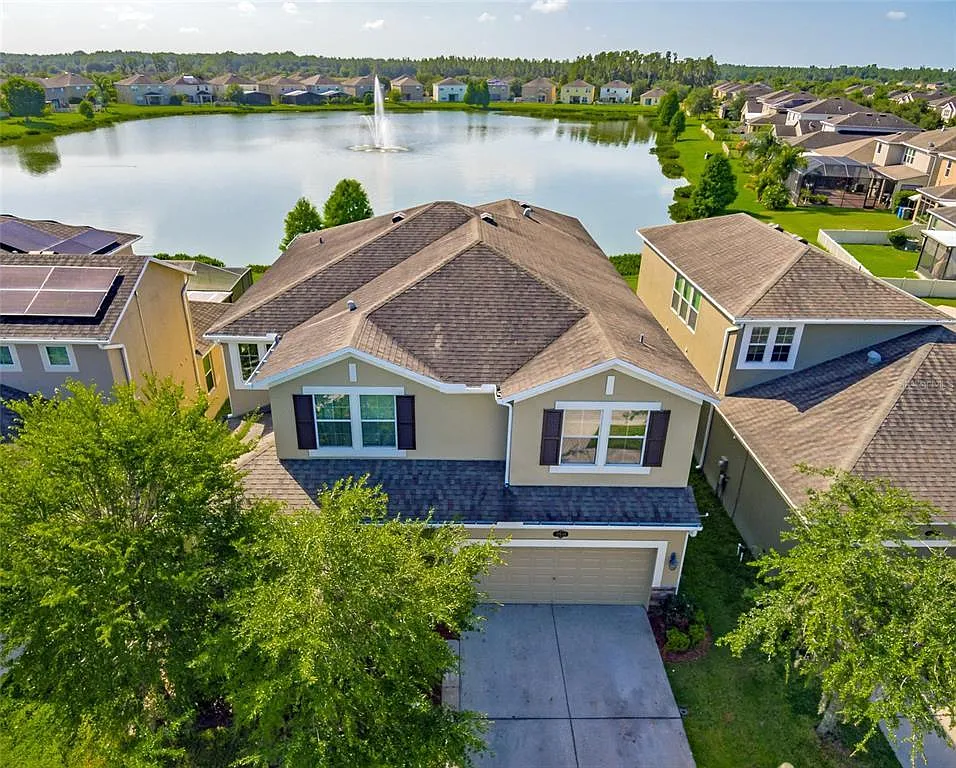 6 bed, 4129 sqft, $4,600 — Photo 4