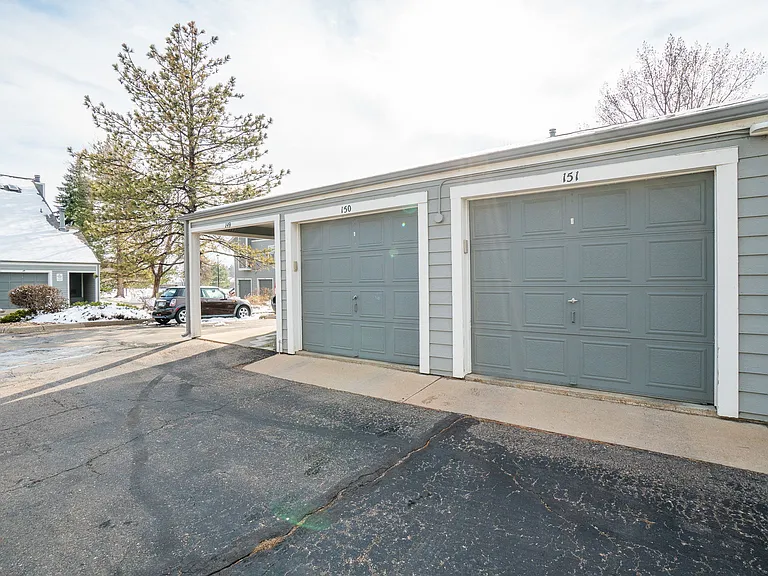 garage - 151