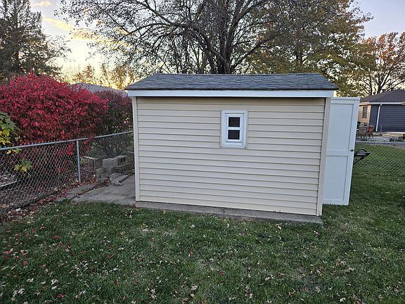 Storage shed